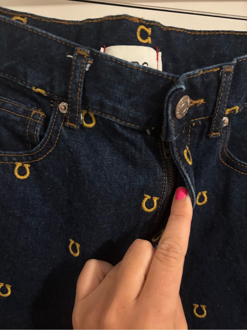 URBAN OUTFITTERS BDG High-Waisted Cowboy Jeans Horseshoe Dark Blue Denim Size 26 - Picture 7 of 13